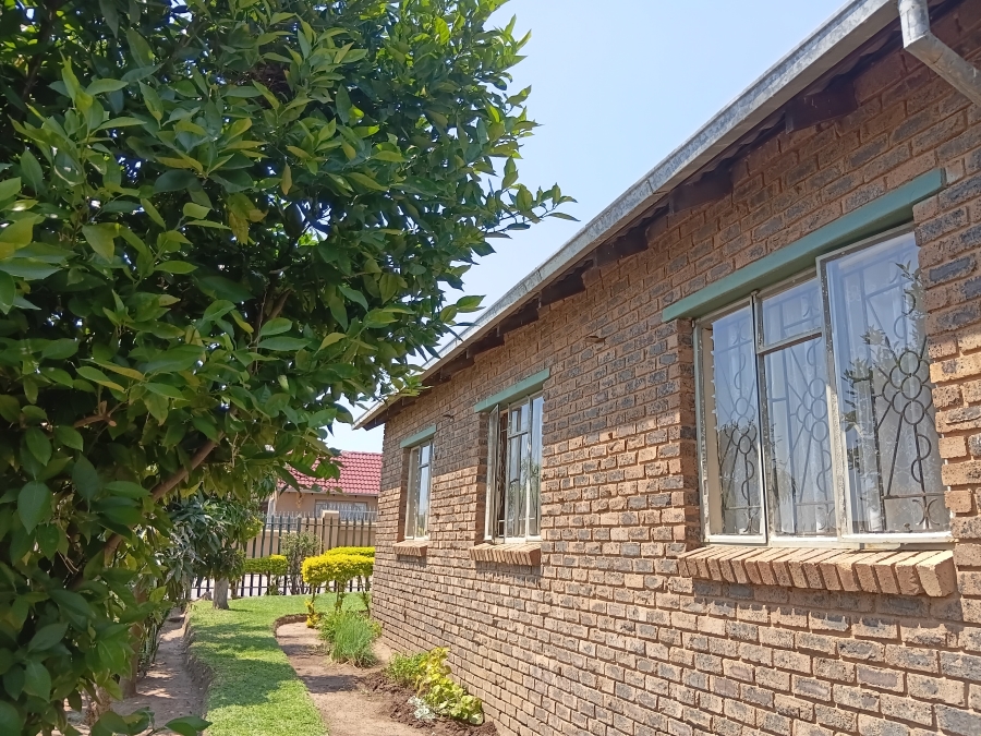 3 Bedroom Property for Sale in Lethlabile North West